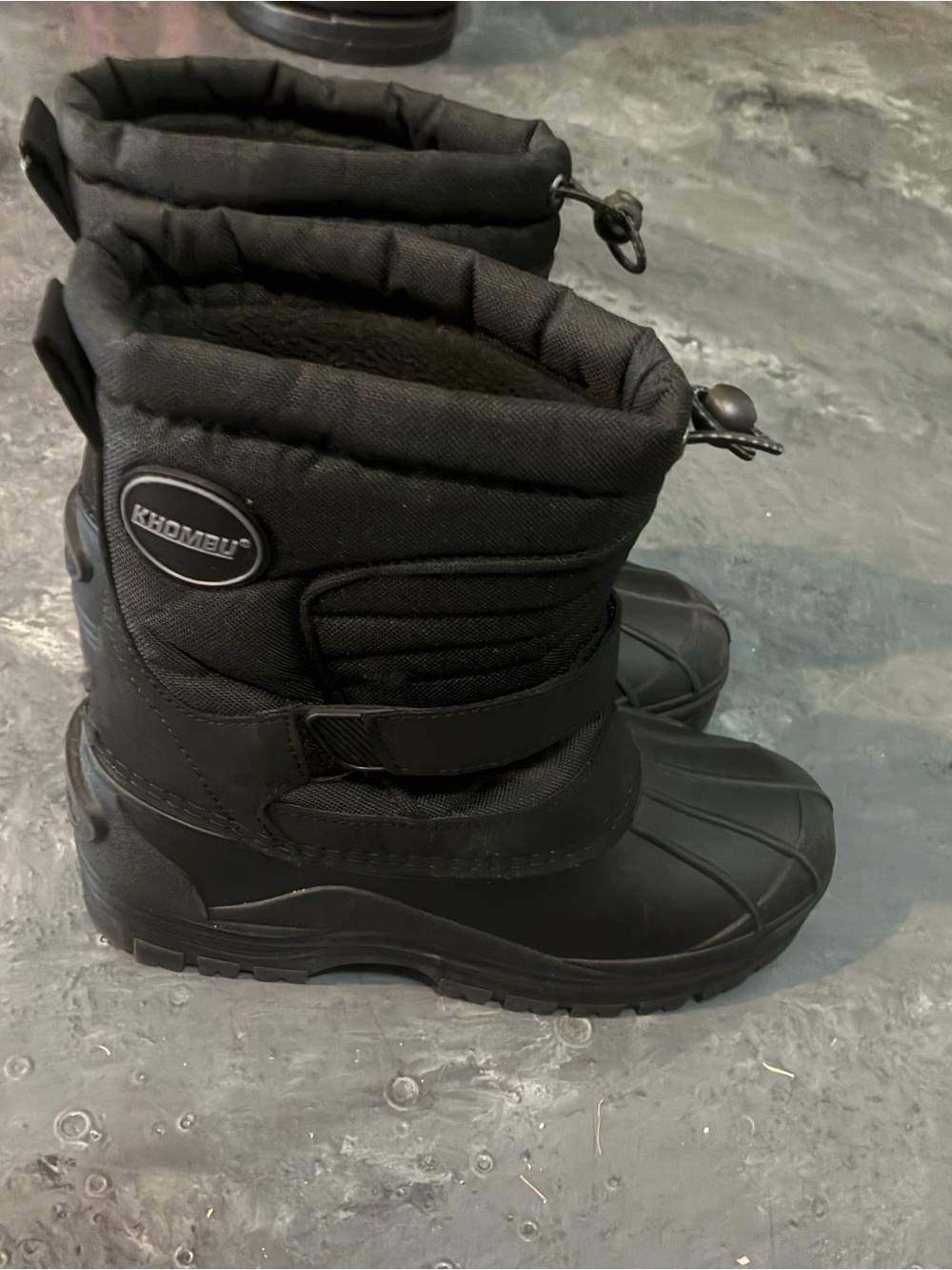 Khombu Kids' Black Winter Snow Boots